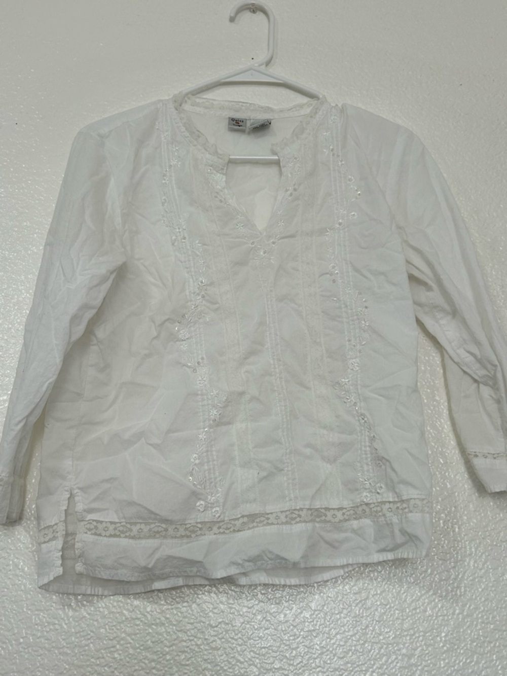 Women's White Embroidered Tunic Top